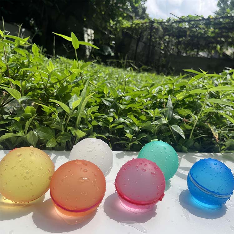 Bola air magnetik yang dapat didaur ulang